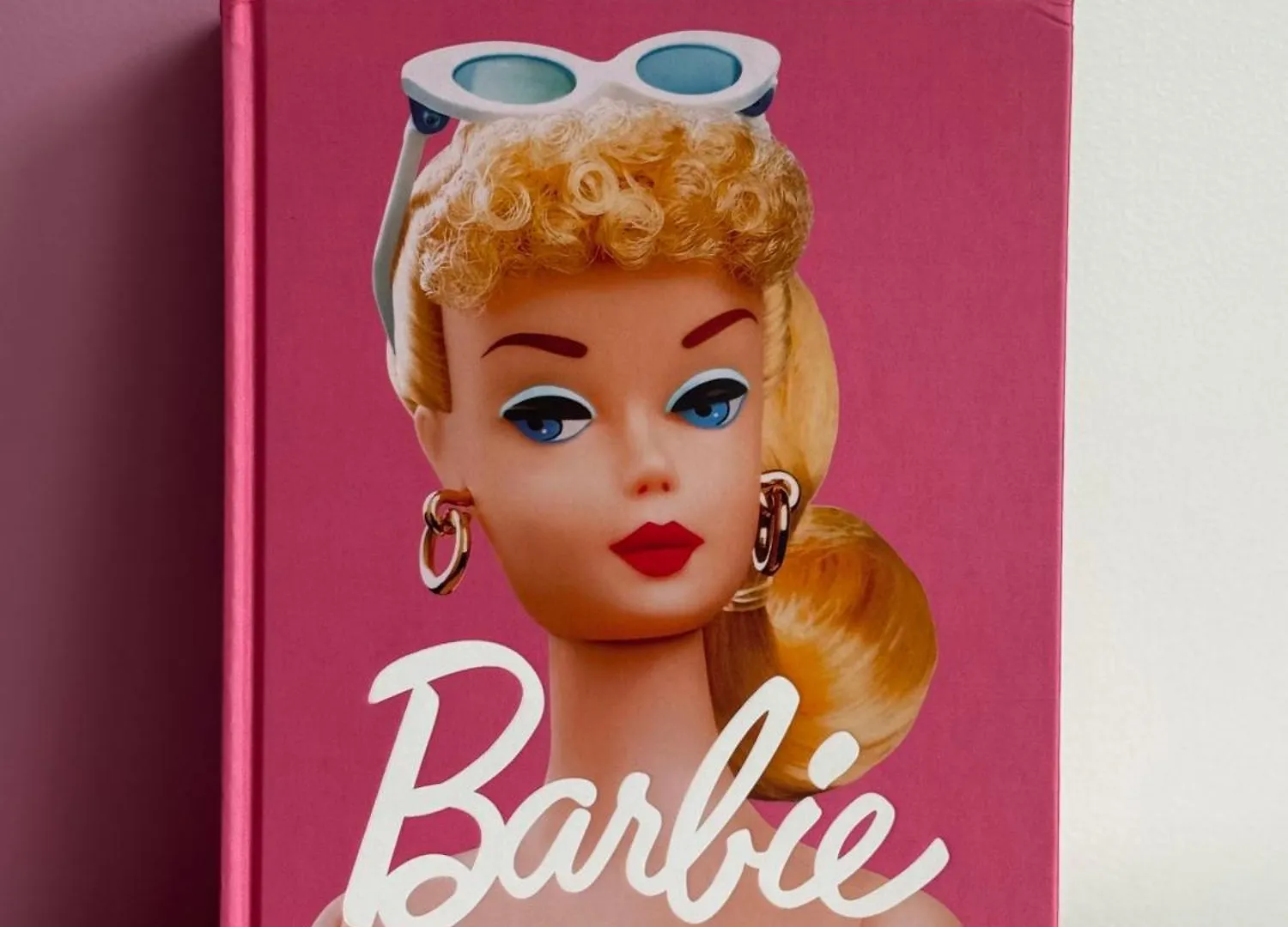 Beautiful Modern Barbie Flat In Paris Apartment France